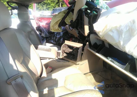 2003 Chevrolet Suburban 1500 Lt z USA, uszkodzony, nr VIN 1GNFK16Z83R209056